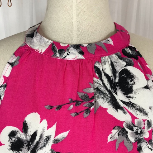 Sweet Wanderer Floral Top Size Small - Picture 2 of 7